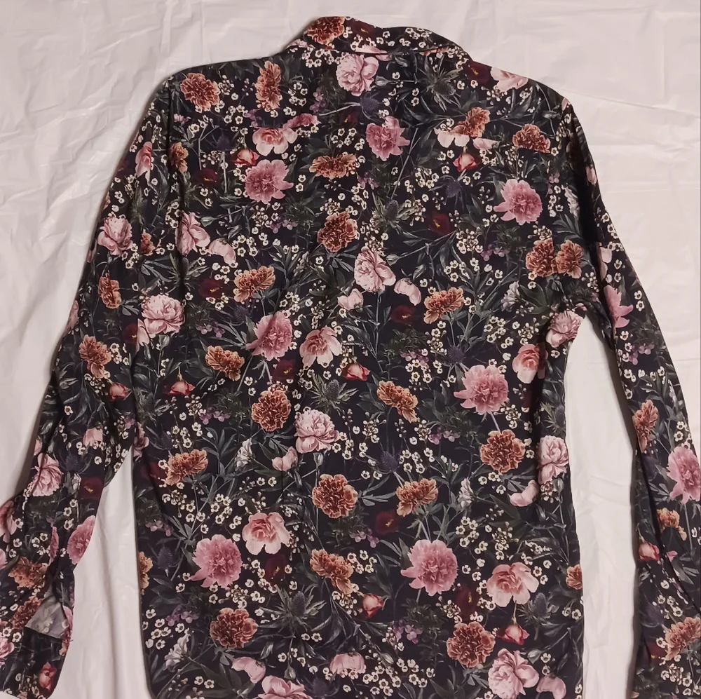 H&M button down - Picture 3 of 3
